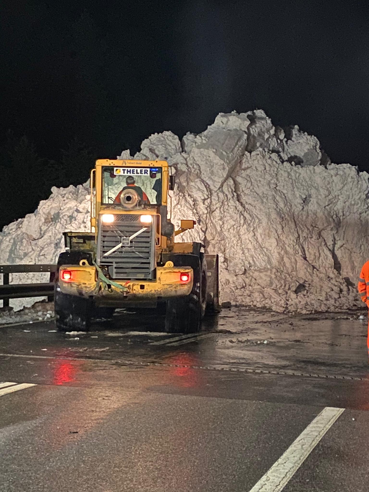 La route entre le col du Simplon et Ried-Brigue est fermée